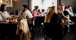 Sonntagsbrunch Quiecki Fruehstueeck BlueCityHotel Langschlaefer