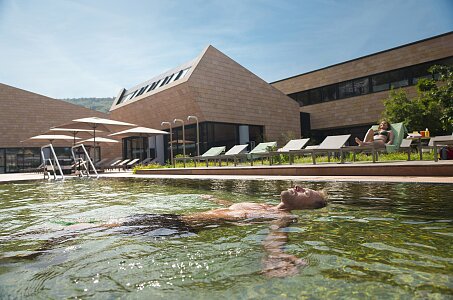 Swimming Pool Wellness Therme FORTYSEVEN c Oliver Oettli1 min FORTYSEVEN Wellness Therme Hotel Package