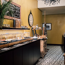 Frühstück_Lemon_BlueCityHotel_Zimmer_Baden_Brunch