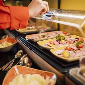 Frühstück_Lemon_BlueCityHotel_Zimmer_Baden_Brunch