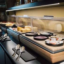 Frühstück_Lemon_BlueCityHotel_Zimmer_Baden_Brunch