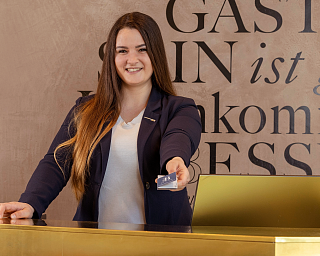 Check-in Blue City Hotel 