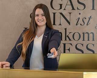 Check-in Blue City Hotel 