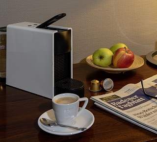 Ausstattung Zimmer mit Nespresso Kaffee Maschine