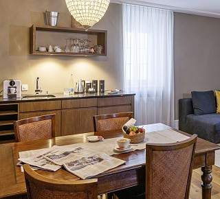 Blue City Hotel The Apartment Wohn Essraum kleiner